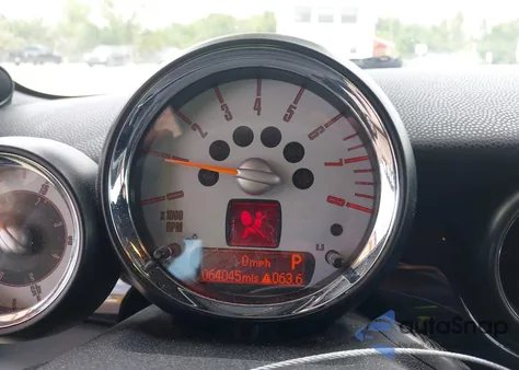 2010 Mini Cooper из США, поврежденный, VIN WMWMR3C52ATU97825